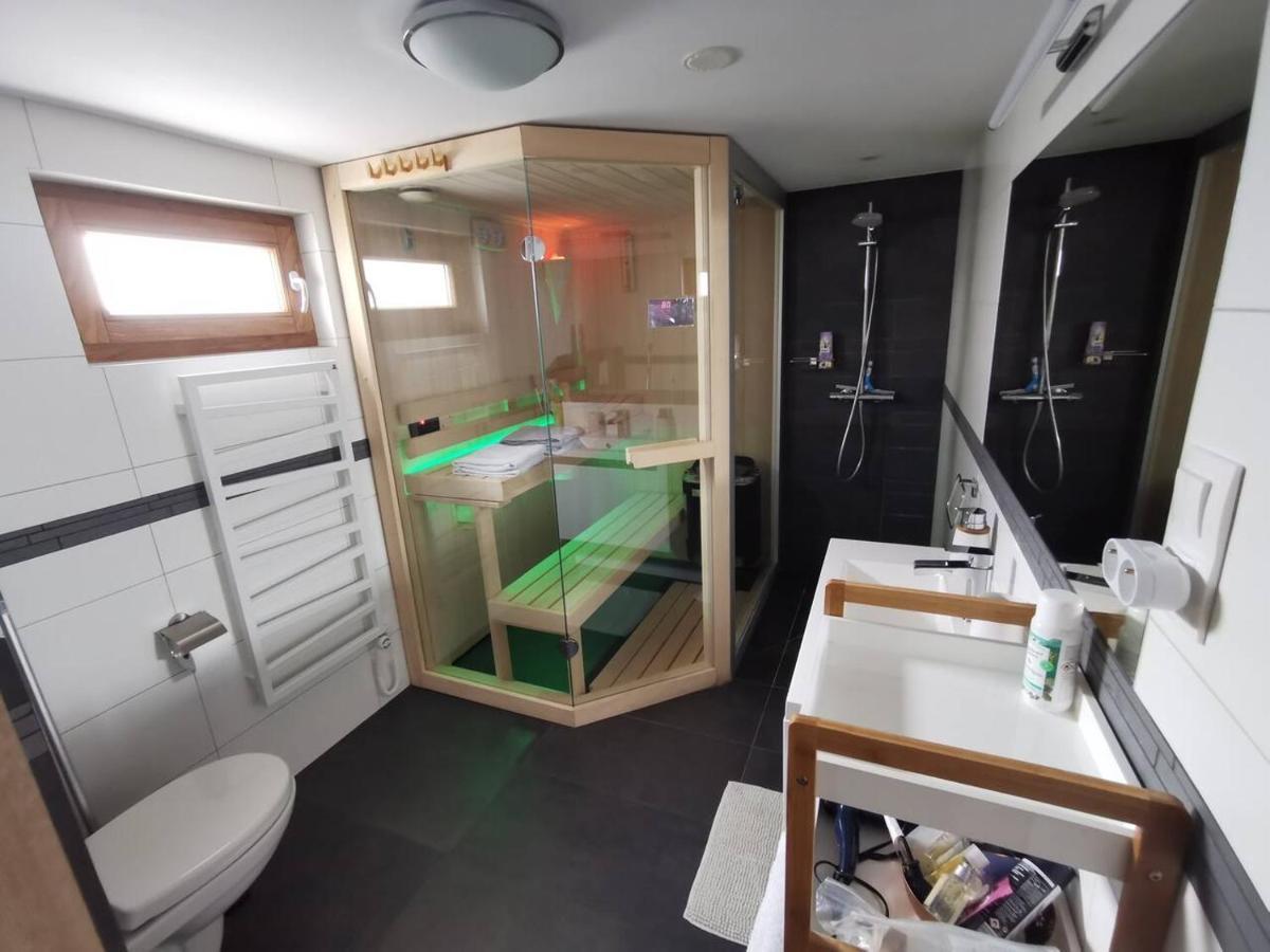 Kesseldorf Une Maison A Colombages - Cosy, Lumineuse Et Sauna מראה חיצוני תמונה
